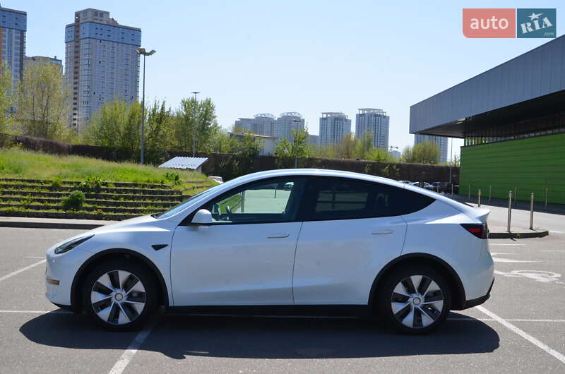 Внедорожник / Кроссовер Tesla Model Y 2022 в Киеве