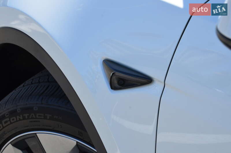 Внедорожник / Кроссовер Tesla Model Y 2022 в Киеве