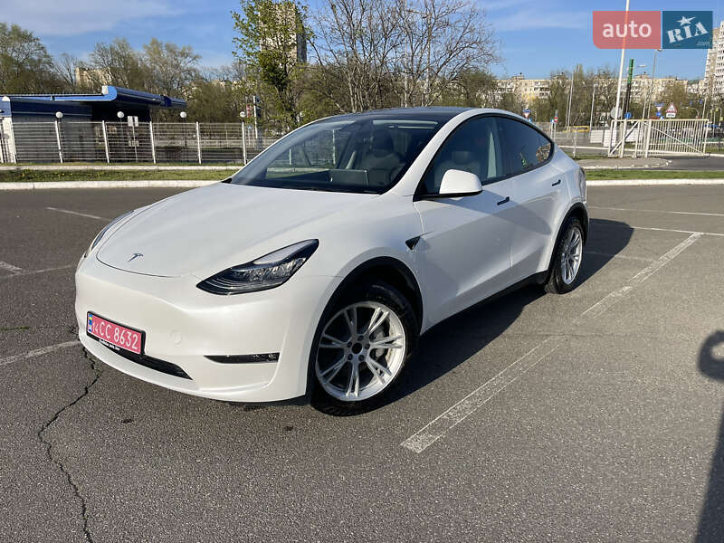 Внедорожник / Кроссовер Tesla Model Y 2023 в Киеве