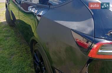 Внедорожник / Кроссовер Tesla Model Y 2021 в 