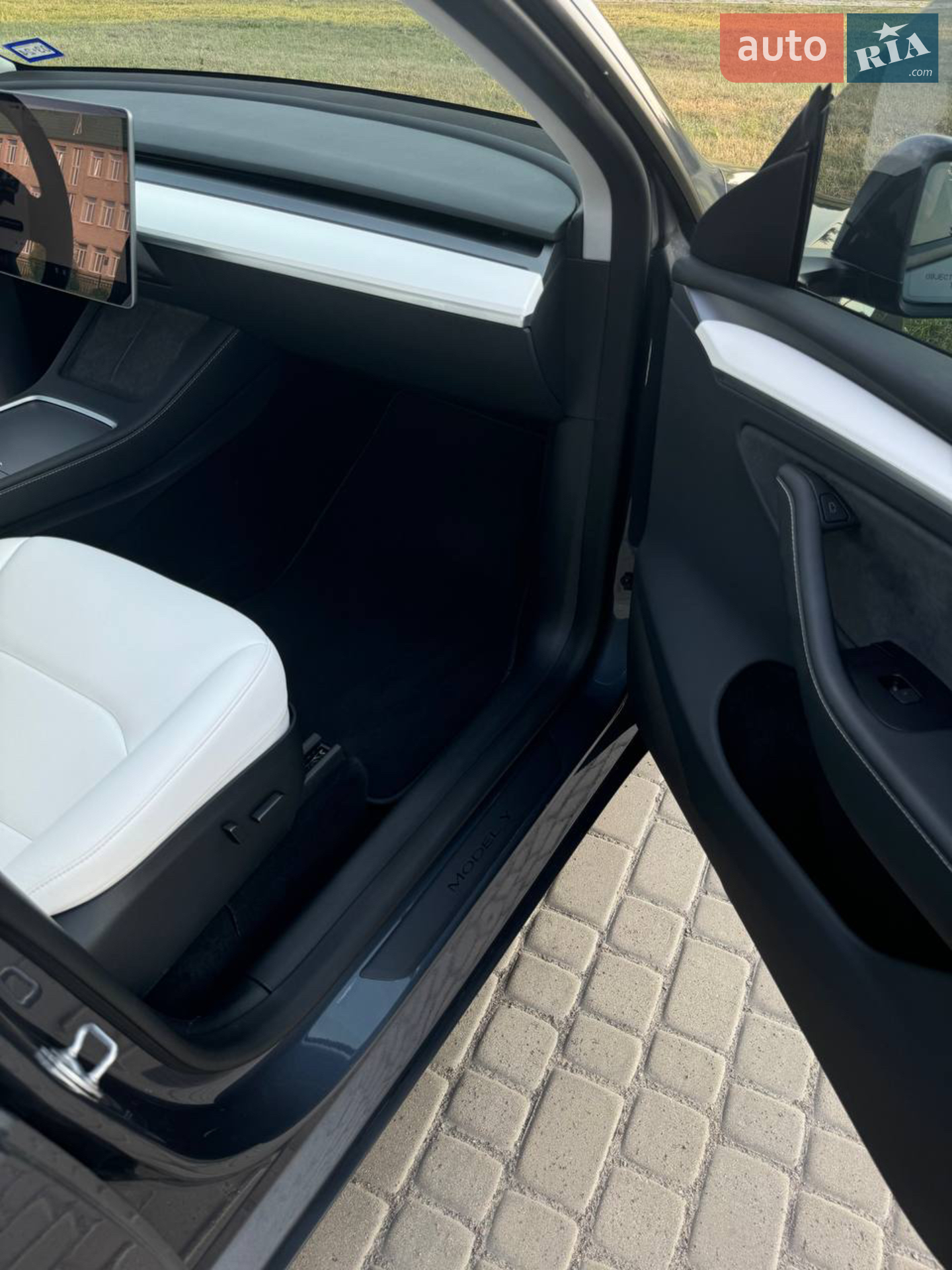 2023 Tesla Model Y - мініатюра 9