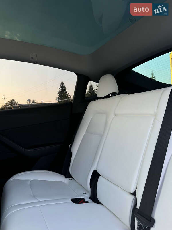 Внедорожник / Кроссовер Tesla Model Y 2023 в Львове