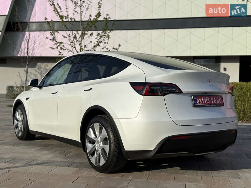 Внедорожник / Кроссовер Tesla Model Y 2023 в Киеве