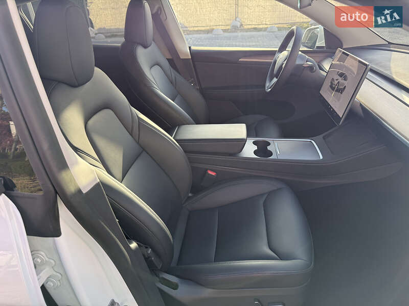 Внедорожник / Кроссовер Tesla Model Y 2023 в Киеве