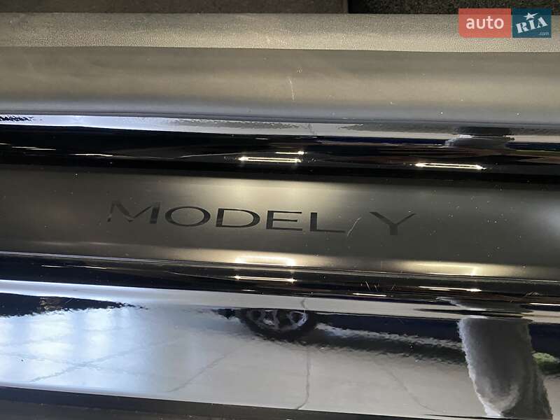 Позашляховик / Кросовер Tesla Model Y 2024 в Києві