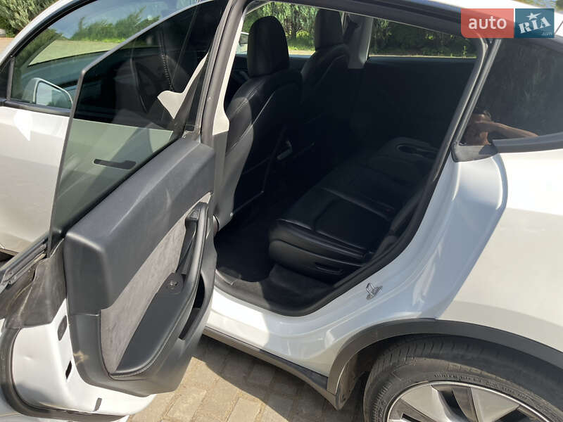 Позашляховик / Кросовер Tesla Model Y 2022 в Самборі