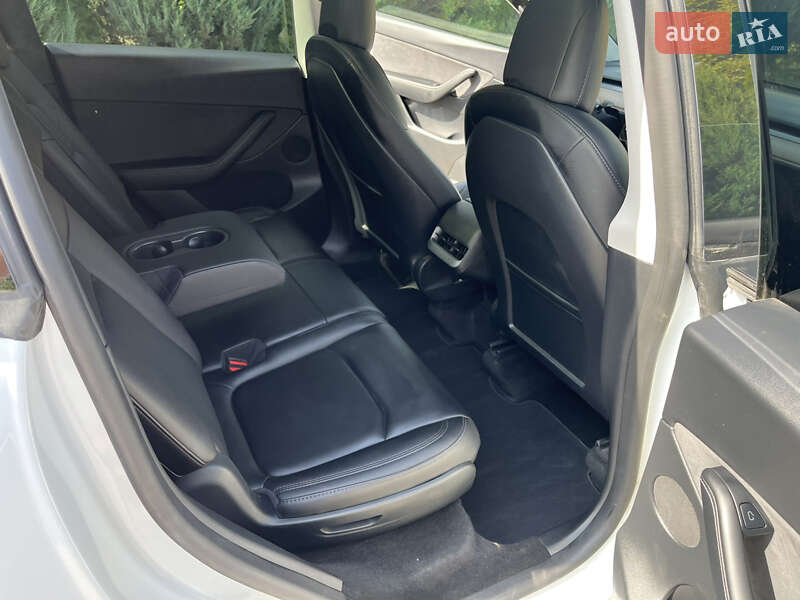 Позашляховик / Кросовер Tesla Model Y 2022 в Самборі
