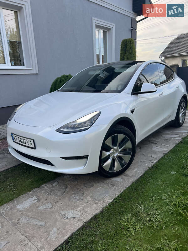 Tesla Model Y 2021