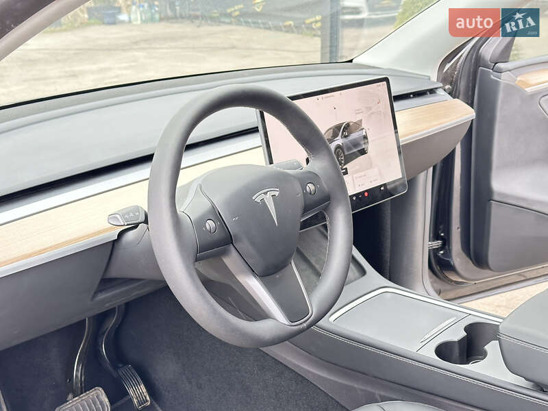 Внедорожник / Кроссовер Tesla Model Y 2024 в Харькове