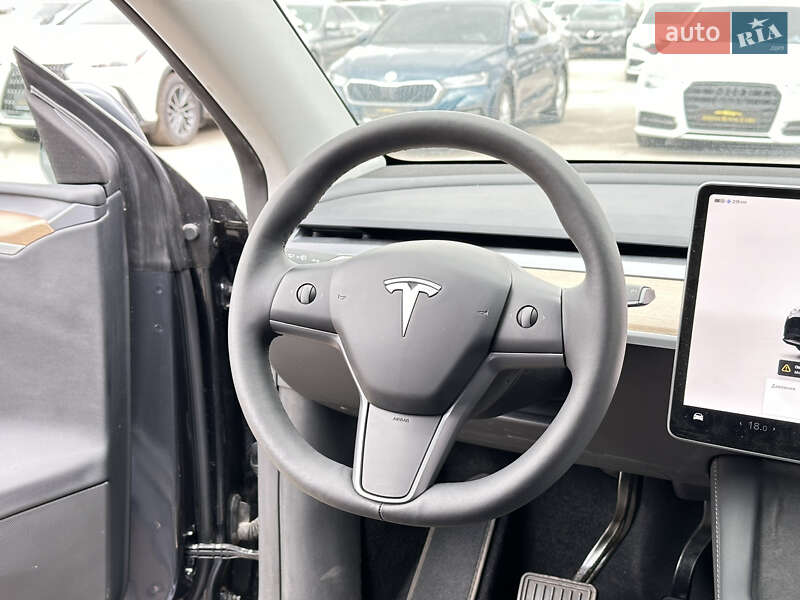 Внедорожник / Кроссовер Tesla Model Y 2024 в Харькове