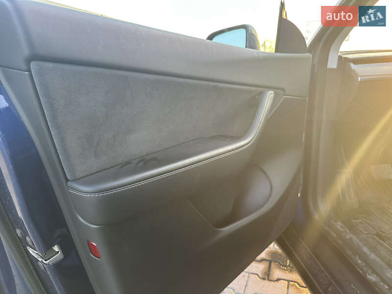 Позашляховик / Кросовер Tesla Model Y 2022 в Києві