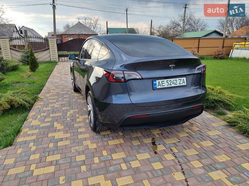 Внедорожник / Кроссовер Tesla Model Y 2023 в Новомосковске