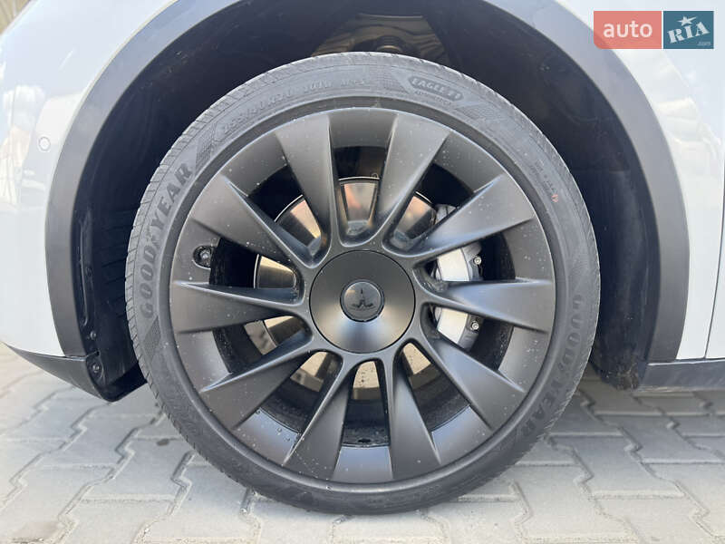 Внедорожник / Кроссовер Tesla Model Y 2020 в Луцке