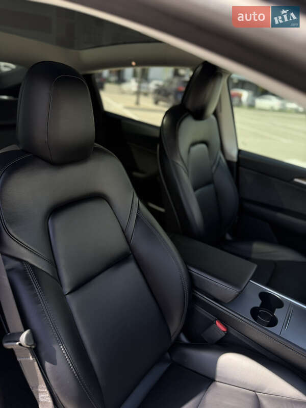 Внедорожник / Кроссовер Tesla Model Y 2022 в Киеве