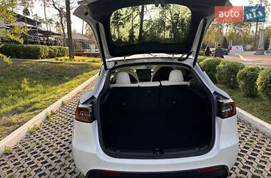 Внедорожник / Кроссовер Tesla Model Y 2024 в 