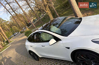Внедорожник / Кроссовер Tesla Model Y 2024 в 