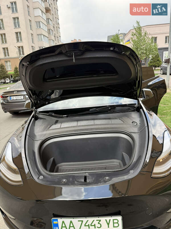 Внедорожник / Кроссовер Tesla Model Y 2022 в Киеве