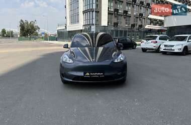 Внедорожник / Кроссовер Tesla Model Y 2021 в 