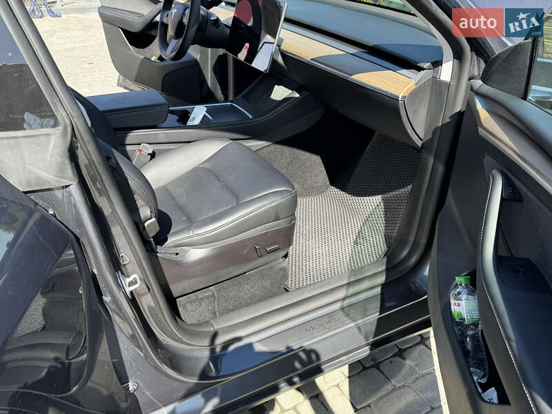Внедорожник / Кроссовер Tesla Model Y 2022 в Ивано-Франковске
