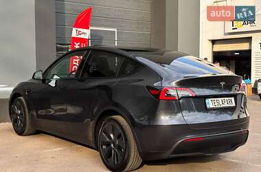 Внедорожник / Кроссовер Tesla Model Y 2024 в 