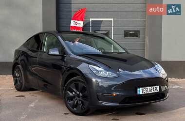 Внедорожник / Кроссовер Tesla Model Y 2024 в 