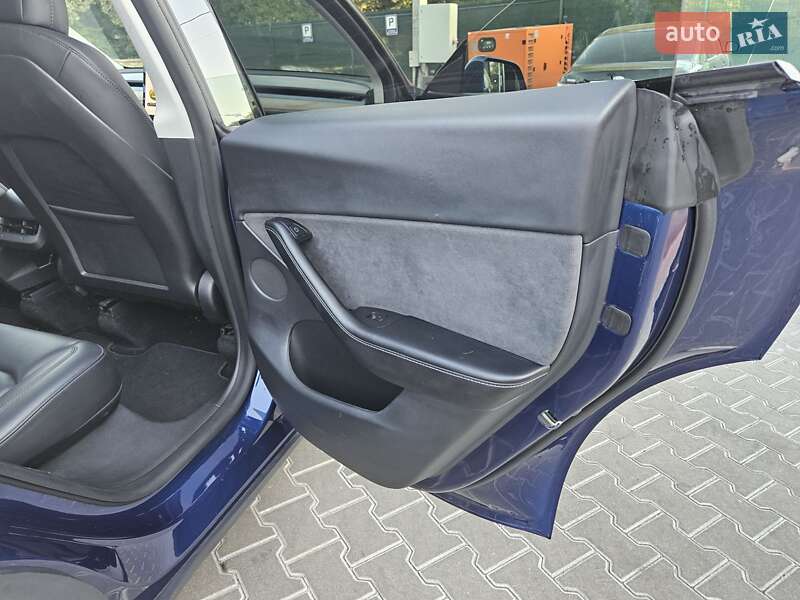 Внедорожник / Кроссовер Tesla Model Y 2021 в Обухове