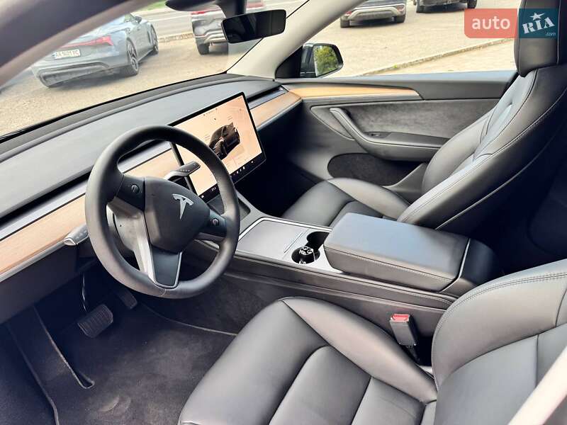 Внедорожник / Кроссовер Tesla Model Y 2023 в Львове