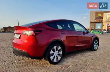 Позашляховик / Кросовер Tesla Model Y 2024 в 