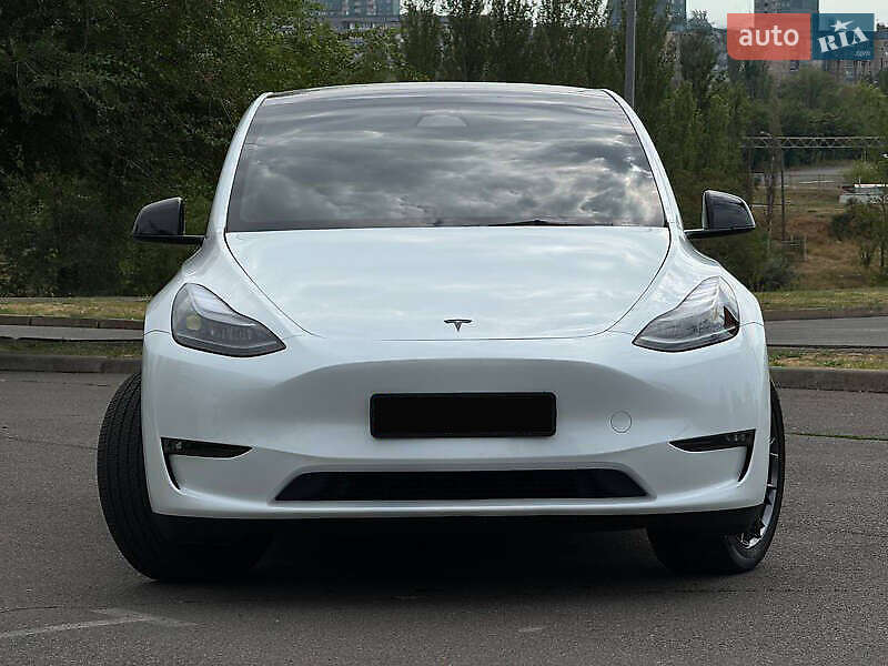 Внедорожник / Кроссовер Tesla Model Y 2023 в Киеве