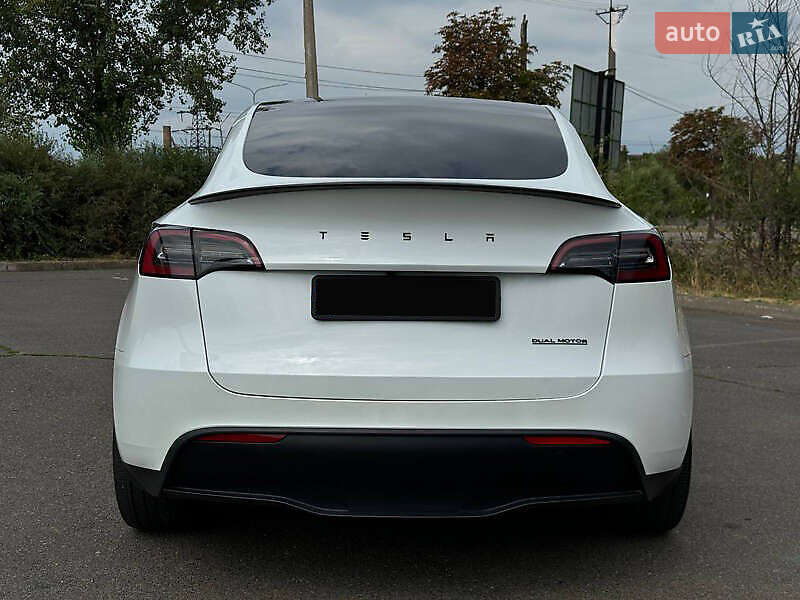 Внедорожник / Кроссовер Tesla Model Y 2023 в Киеве