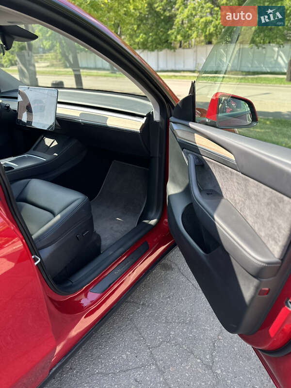 Внедорожник / Кроссовер Tesla Model Y 2023 в Кривом Роге