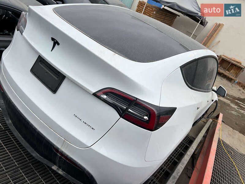 Внедорожник / Кроссовер Tesla Model Y 2023 в Киеве