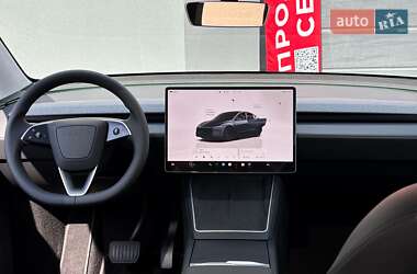 Внедорожник / Кроссовер Tesla Model Y 2025 в 