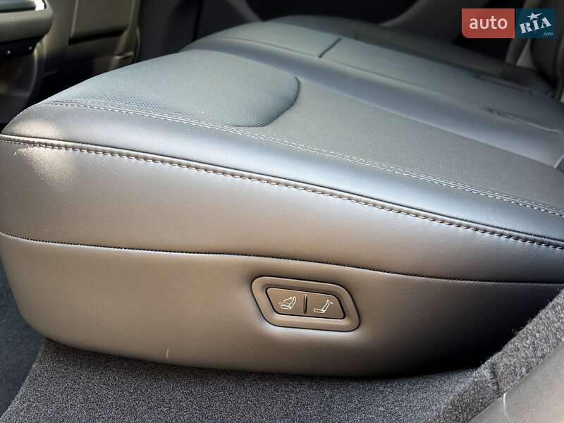 Внедорожник / Кроссовер Tesla Model Y 2025 в Киеве фото 17 Внедорожник / Кроссовер Tesla Model Y 2025 в Киеве