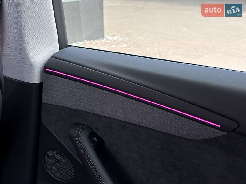 Внедорожник / Кроссовер Tesla Model Y 2025 в Киеве фото 32 Внедорожник / Кроссовер Tesla Model Y 2025 в Киеве