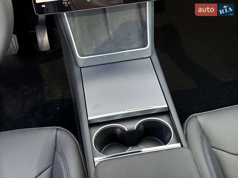 Внедорожник / Кроссовер Tesla Model Y 2025 в Киеве фото 31 Внедорожник / Кроссовер Tesla Model Y 2025 в Киеве