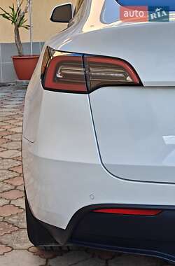 Внедорожник / Кроссовер Tesla Model Y 2021 в 