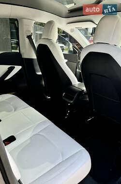Внедорожник / Кроссовер Tesla Model Y 2021 в 
