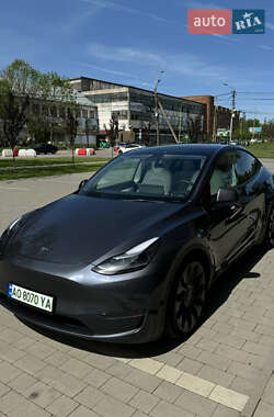 Внедорожник / Кроссовер Tesla Model Y 2021 в 