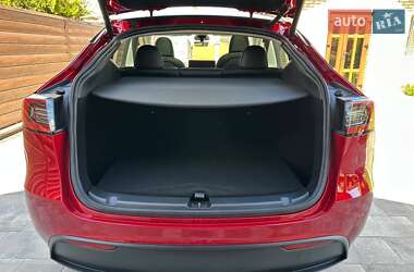 Позашляховик / Кросовер Tesla Model Y 2024 в 
