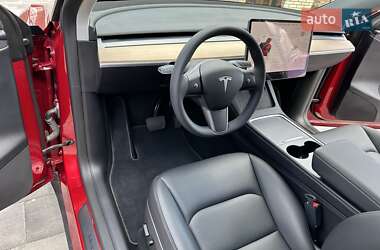 Позашляховик / Кросовер Tesla Model Y 2024 в 