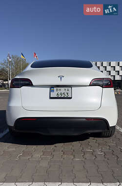Внедорожник / Кроссовер Tesla Model Y 2024 в 