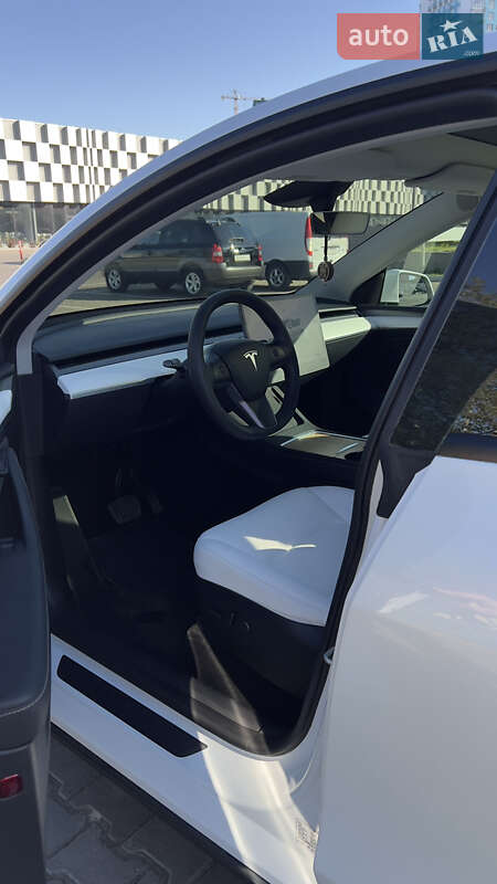Внедорожник / Кроссовер Tesla Model Y 2024 в Одессе