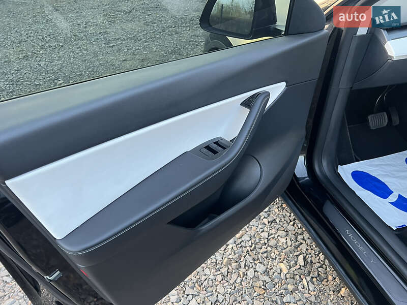 Внедорожник / Кроссовер Tesla Model Y 2020 в Луцке
