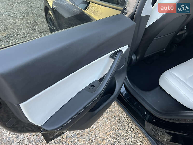 Внедорожник / Кроссовер Tesla Model Y 2020 в Луцке