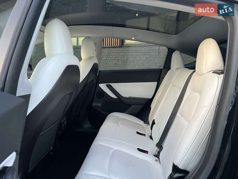 Внедорожник / Кроссовер Tesla Model Y 2020 в Луцке