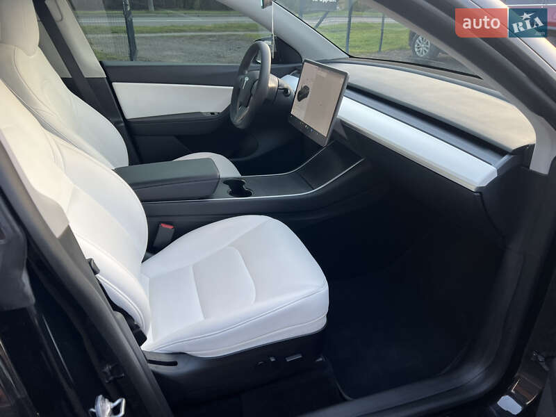 Внедорожник / Кроссовер Tesla Model Y 2020 в Луцке