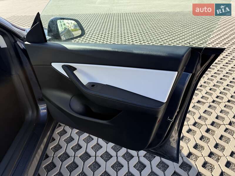 Внедорожник / Кроссовер Tesla Model Y 2020 в Луцке
