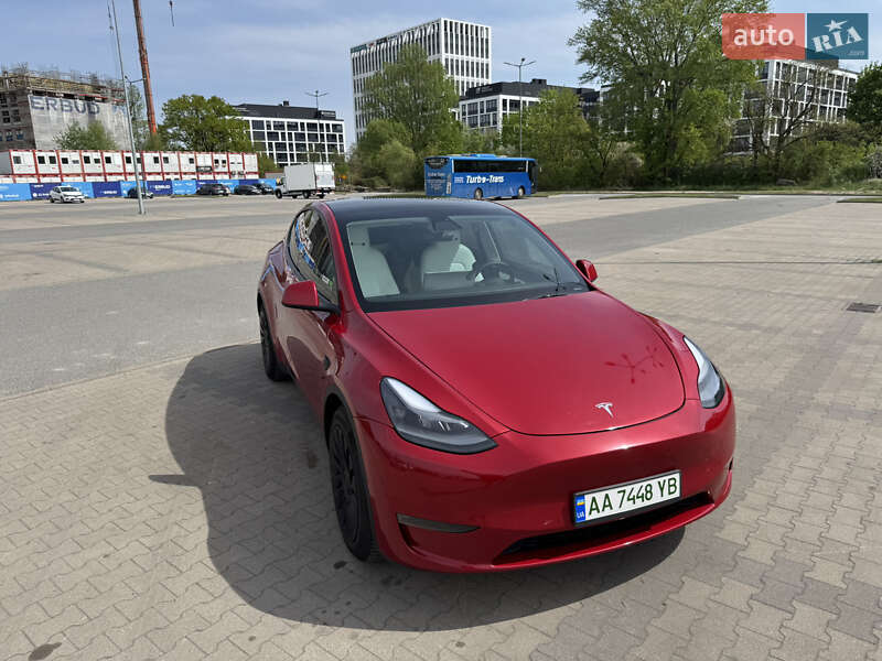 Tesla Model Y 2021