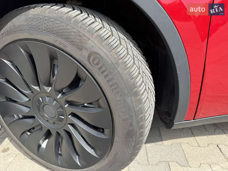 Позашляховик / Кросовер Tesla Model Y 2021 в Києві